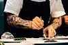 På listan finns bland annat restaurangchefer, kockar, servitörer samt bagare och konditorer. Foto: Unsplash